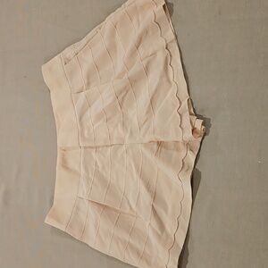 Club Monaco Silk Scallop Hem Shorts Size 4